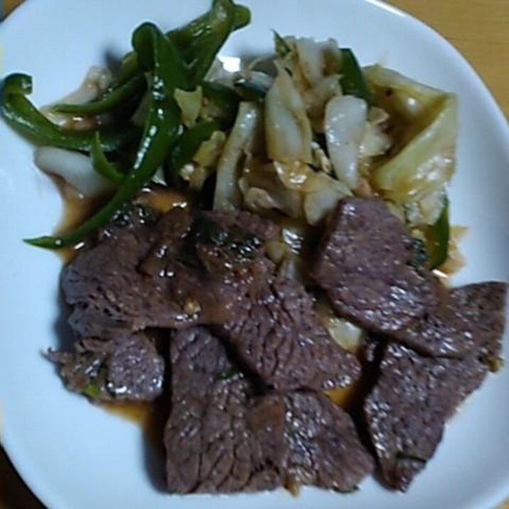 牛バラ肉とキャベツとピーマンの炒め物